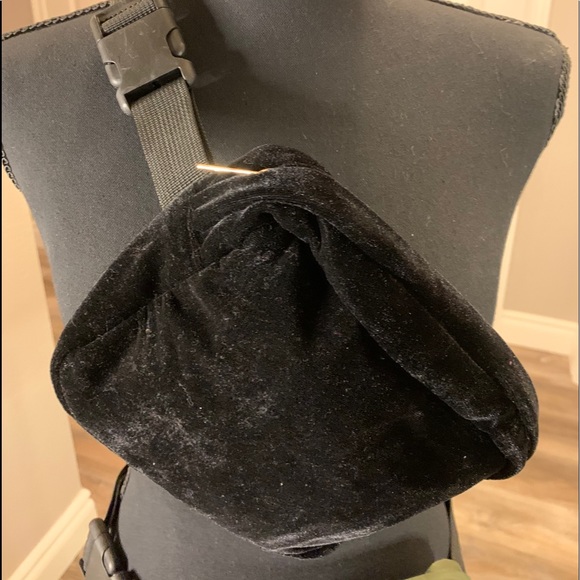 Set of 2 Buckle Fanny Packs - Picture 6 of 16